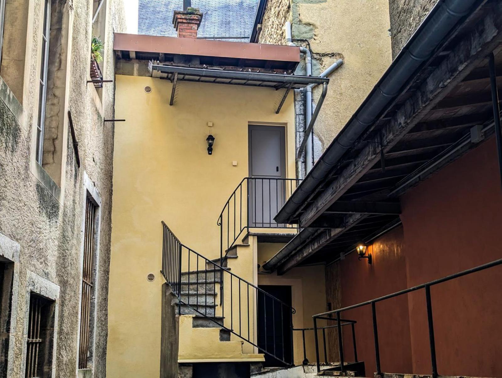 Les Petits Boudoirs De Savoie Apartment Chambery Exterior photo